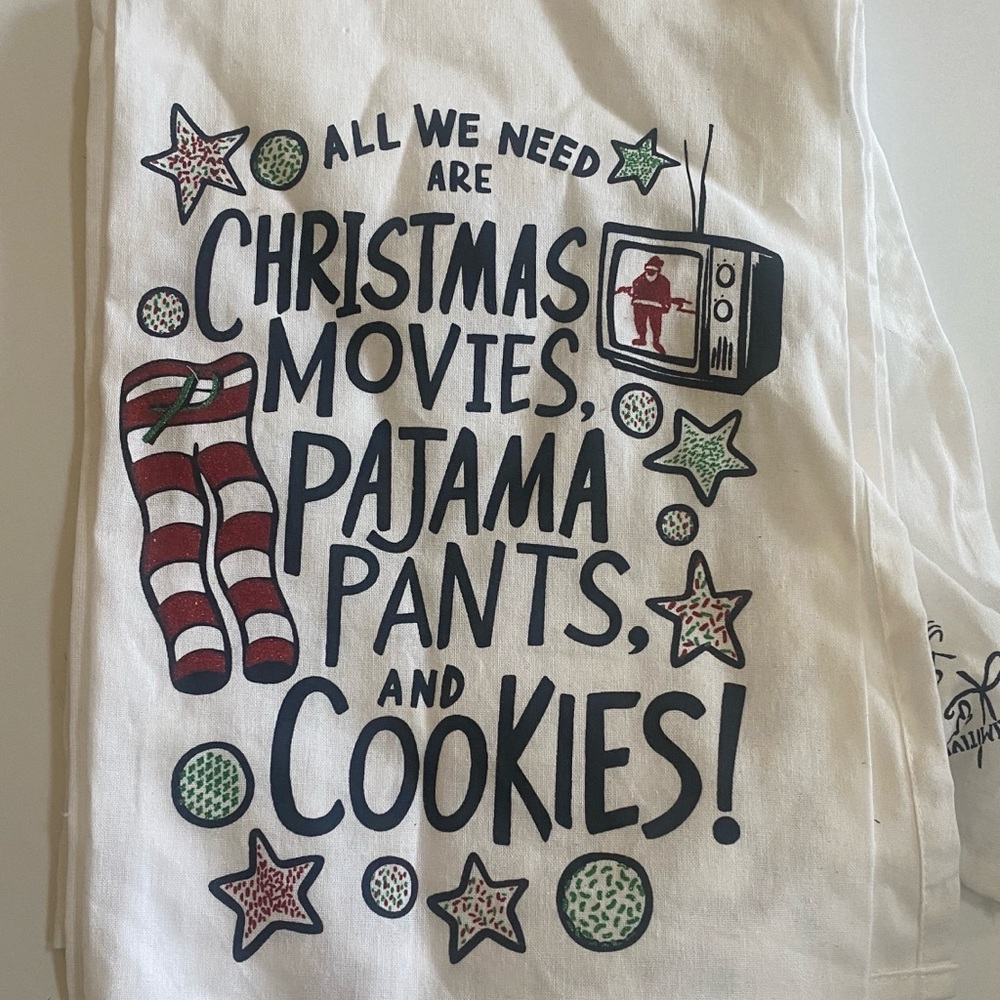 Christmas kitchen towel from Primitives by Kathy measuring 29x29 new with tags